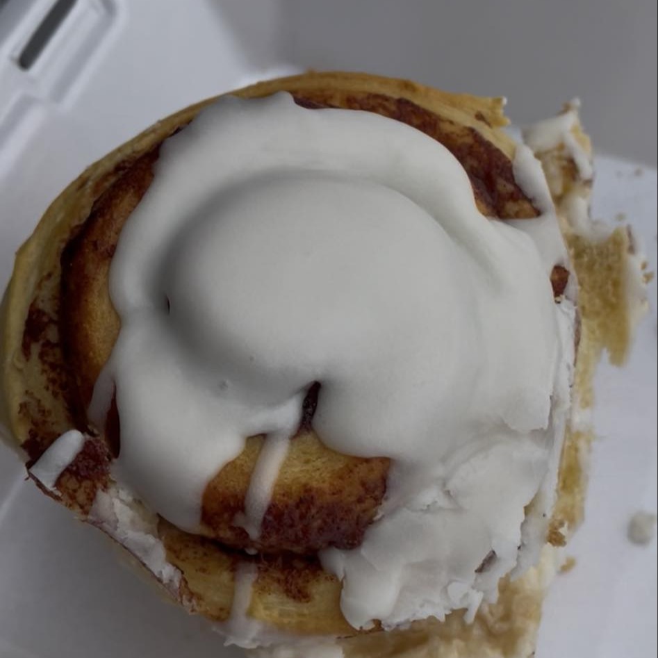 Cinnamon Roll cheesecake
